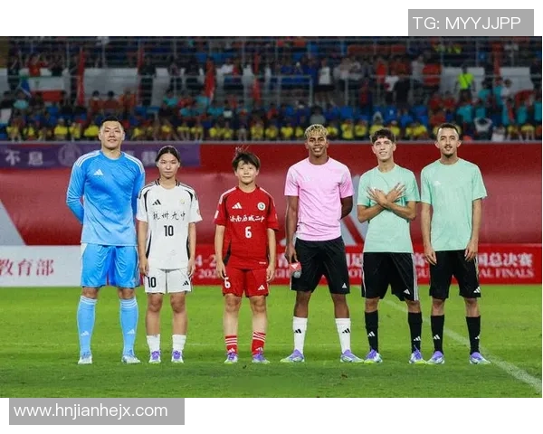 中国足球球星年薪排行榜揭晓 谁是最赚钱的球员和背后的收入秘密 中国足球球星年薪排行榜揭晓 谁是最赚钱的球员和背后的收入秘密