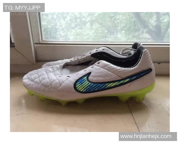 传奇足球鞋与球星的传奇故事谁是背后英雄揭秘