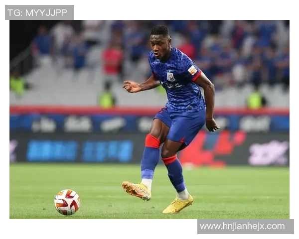 姓尔足球球星逆袭之路从无名小卒到绿茵场传奇巨星